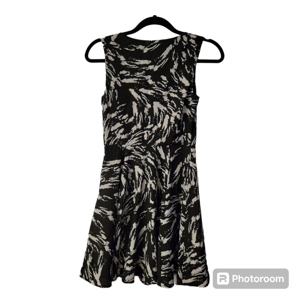 Express Keyhole Black and White Dress